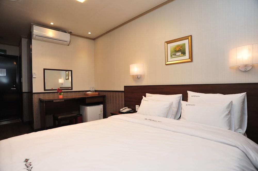 Global Inn Seoul Dongdaemun City Days Inn Esterno foto