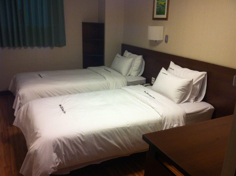 Global Inn Seoul Dongdaemun City Days Inn Esterno foto