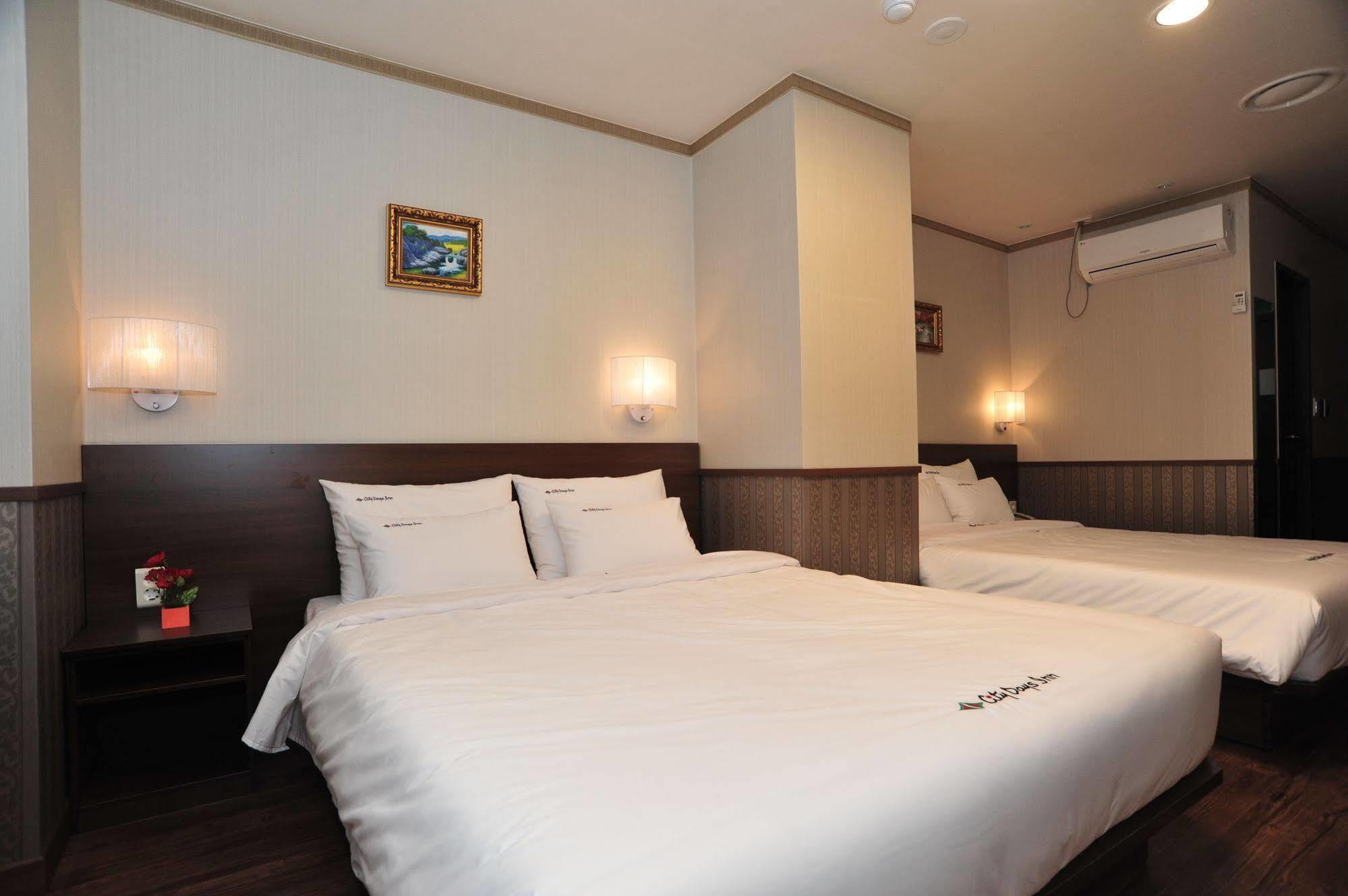 Global Inn Seoul Dongdaemun City Days Inn Esterno foto