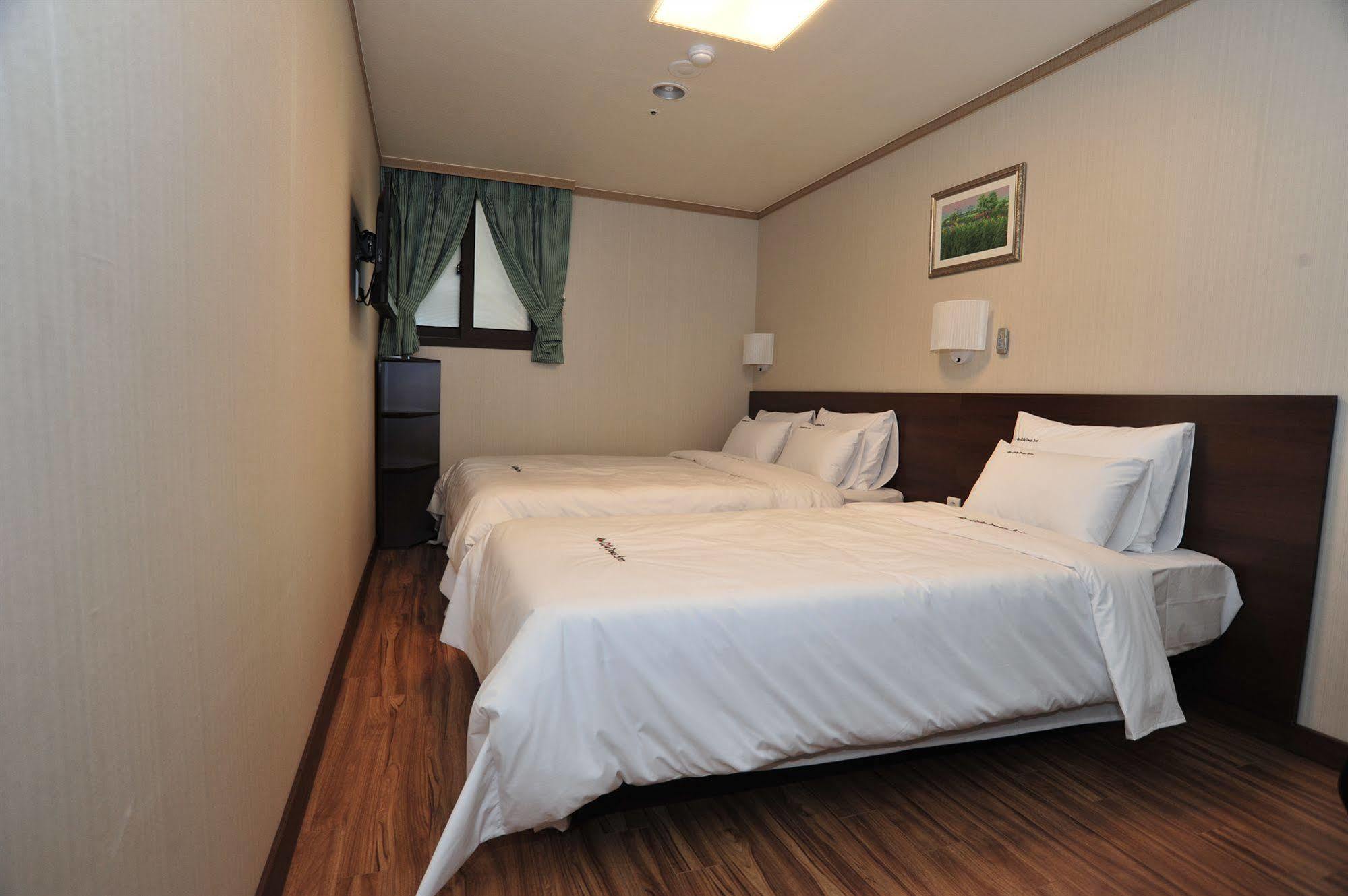 Global Inn Seoul Dongdaemun City Days Inn Esterno foto