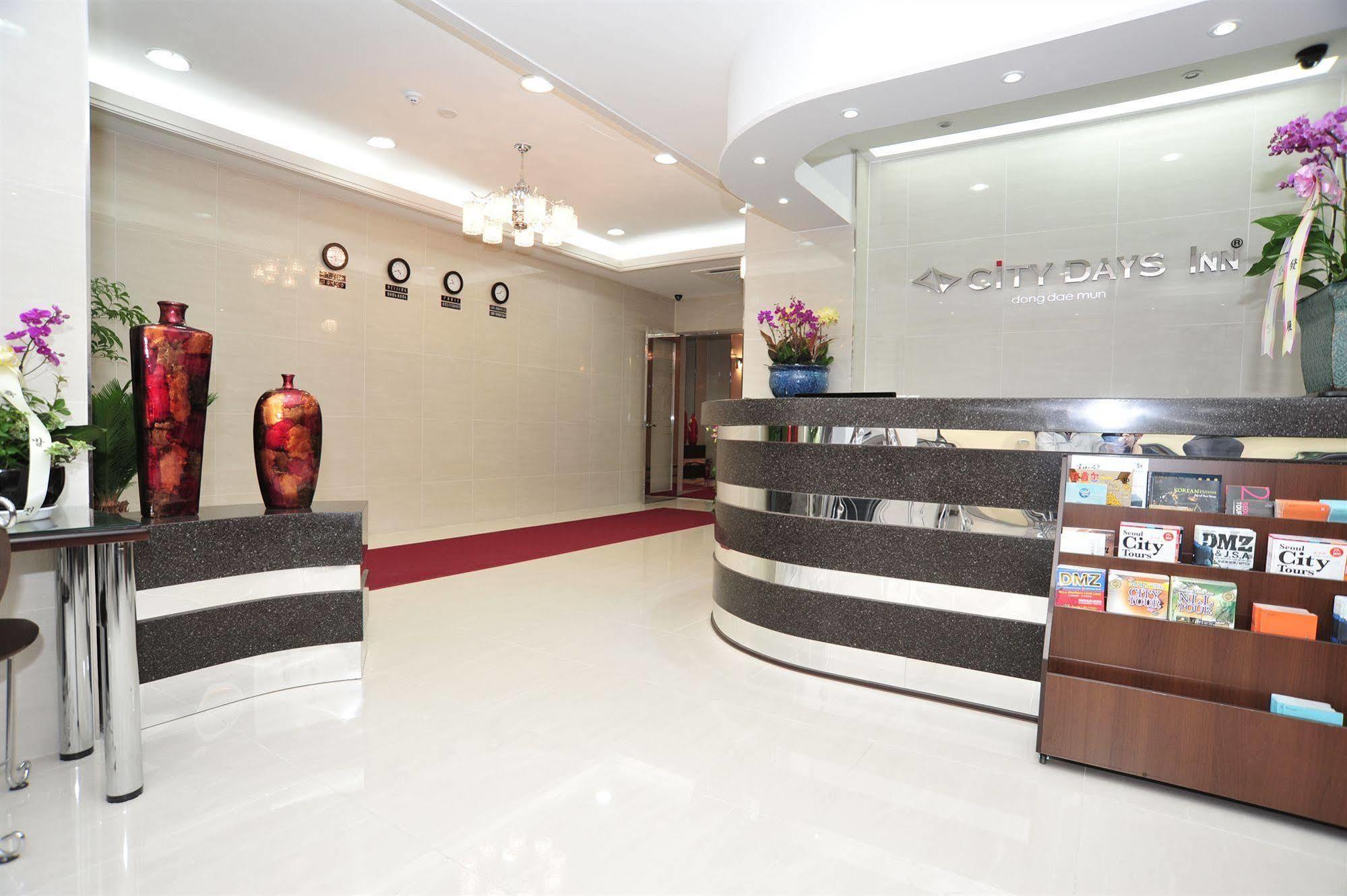 Global Inn Seoul Dongdaemun City Days Inn Esterno foto