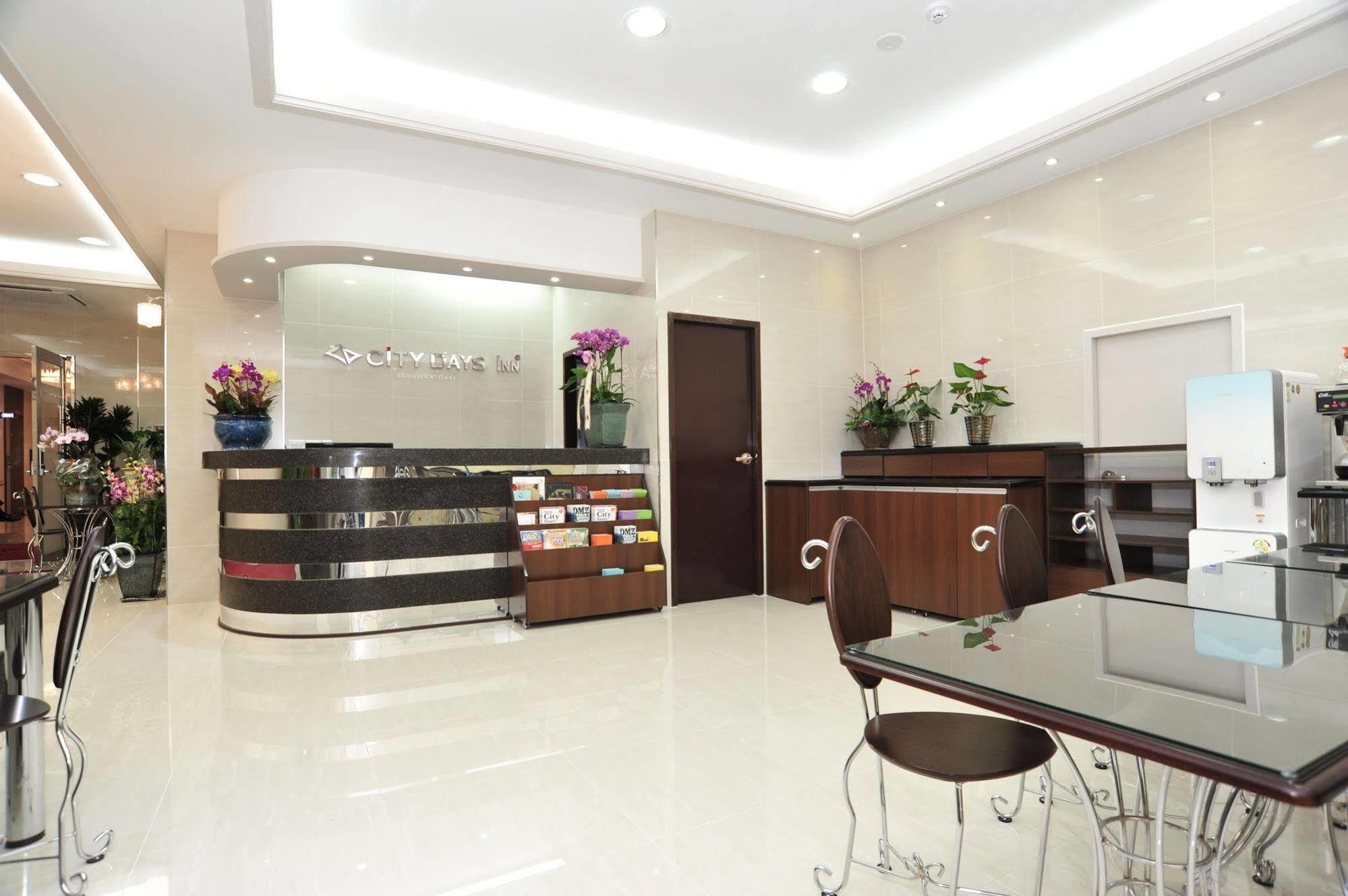 Global Inn Seoul Dongdaemun City Days Inn Esterno foto