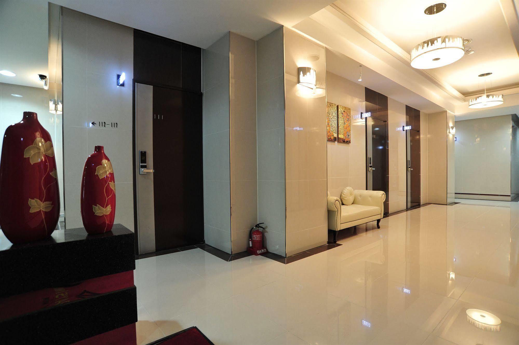 Global Inn Seoul Dongdaemun City Days Inn Esterno foto