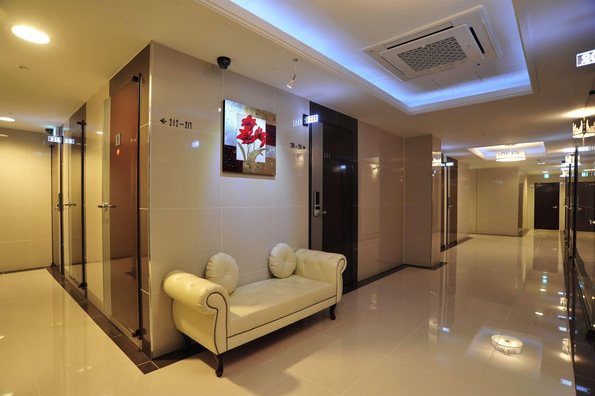Global Inn Seoul Dongdaemun City Days Inn Esterno foto